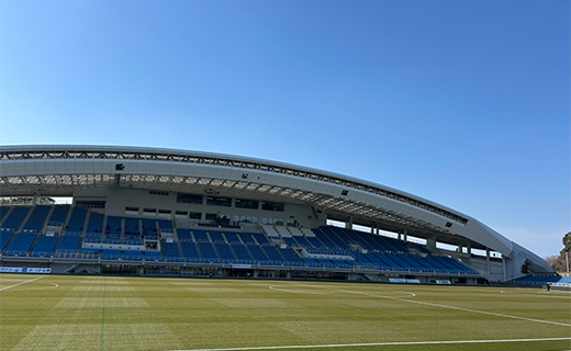 ピッチサイドシート指定（B6）から見えるスタジアム写真